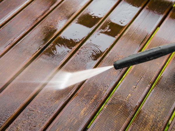 Deck Pressure Washing in Vancouver