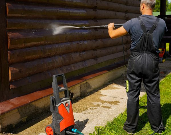 Log Home Pressure Washing in Vancouver