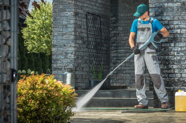 Outside House Cleaning in Vancouver