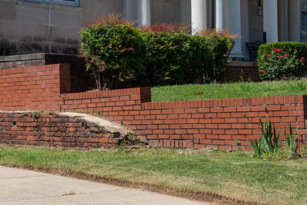Retaining Wall Cleaning in Vancouver